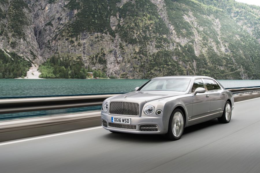  Bentley Mulsanne Extended Wheelbase 2016 года  (фото 10 из 23)